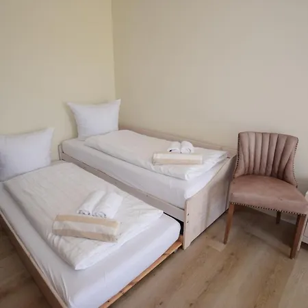 Nyaraló Hideaway Mit Aussenpool, Sauna Und Kamin