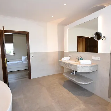 Hideaway Mit Aussenpool, Sauna Und Kamin