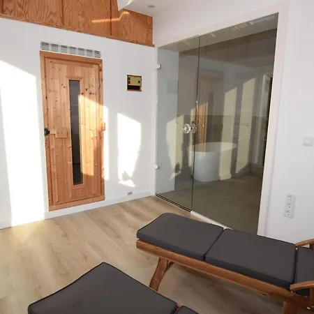 Hideaway Mit Aussenpool, Sauna Und Kamin Nyaraló Bosau