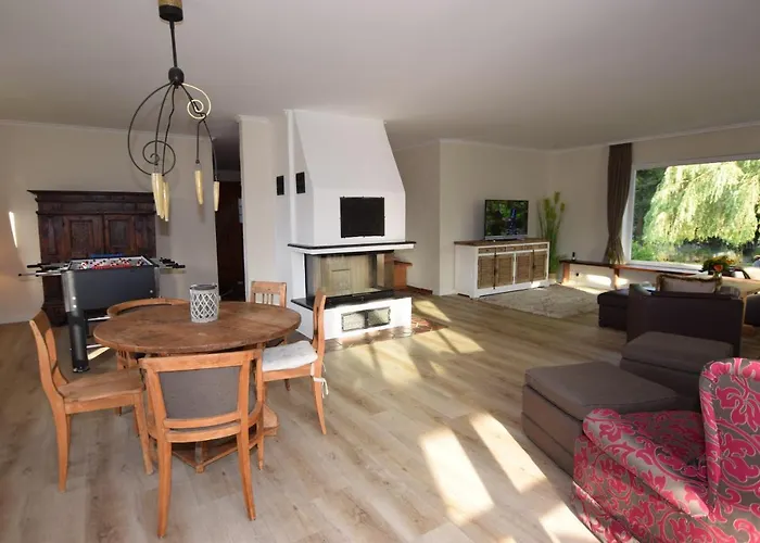 Hideaway Mit Aussenpool, Sauna Und Kamin Bosau